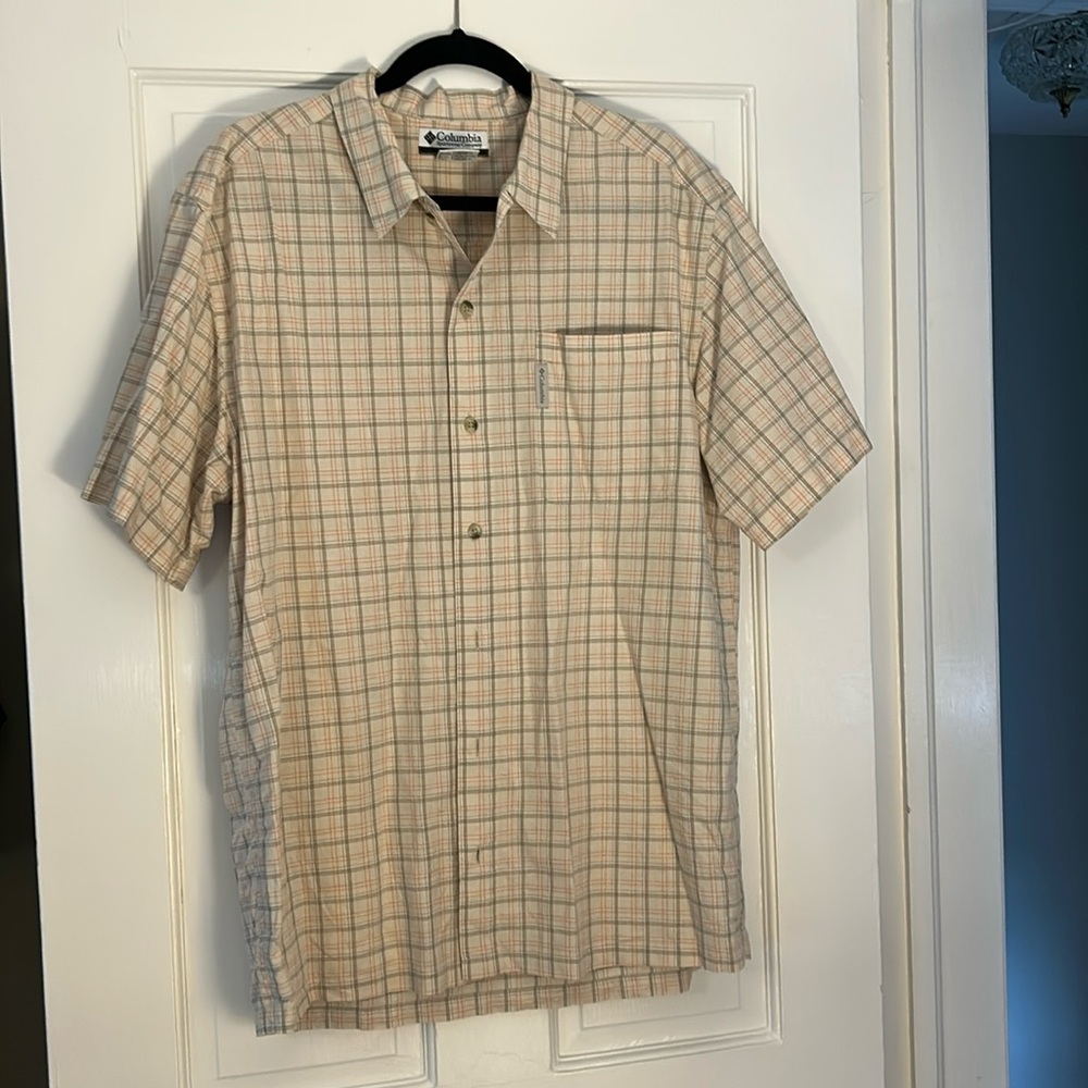 COLUMBIA Short Sleeve Button Down Shirt
